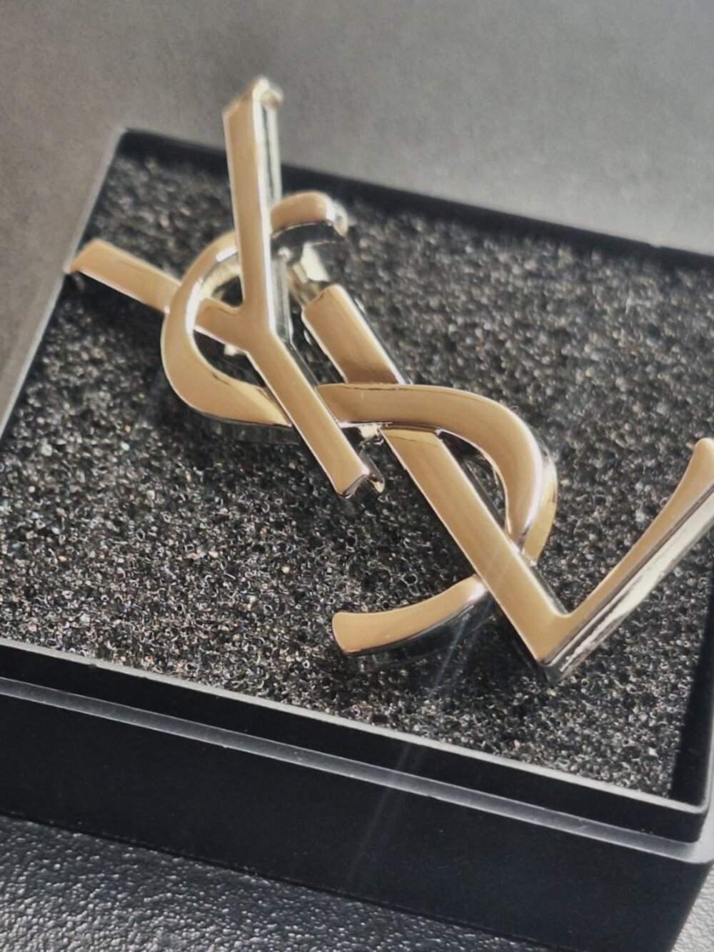 Vintage Silv Yves Saint Laurent YSL Brooch Employee Appreciation Lapel Pin Small - Picture 6 of 8